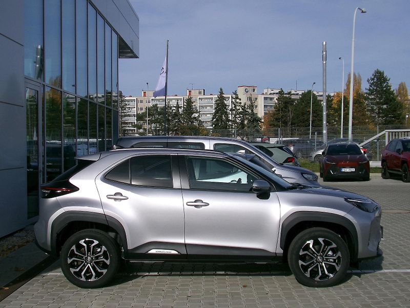 Toyota Yaris Cross (2025) Style 1,5 HEV AT - fotka 13 z 14