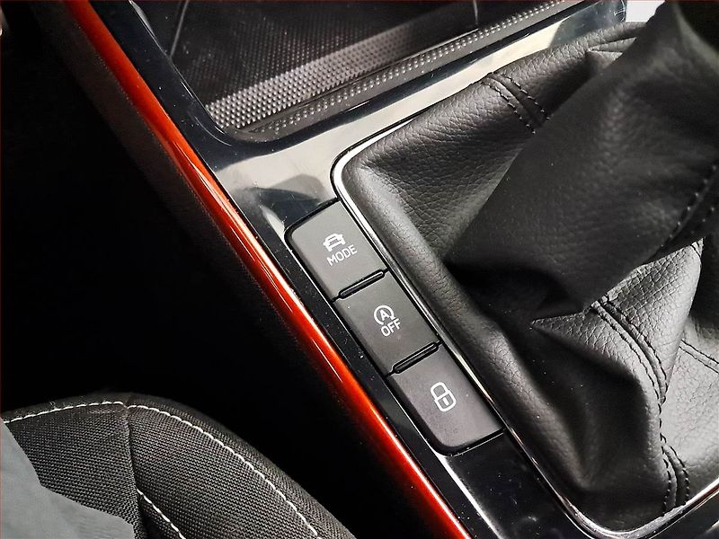 Škoda Fabia (2024) Monte Carlo 1.0 TSI - fotka 17 z 22