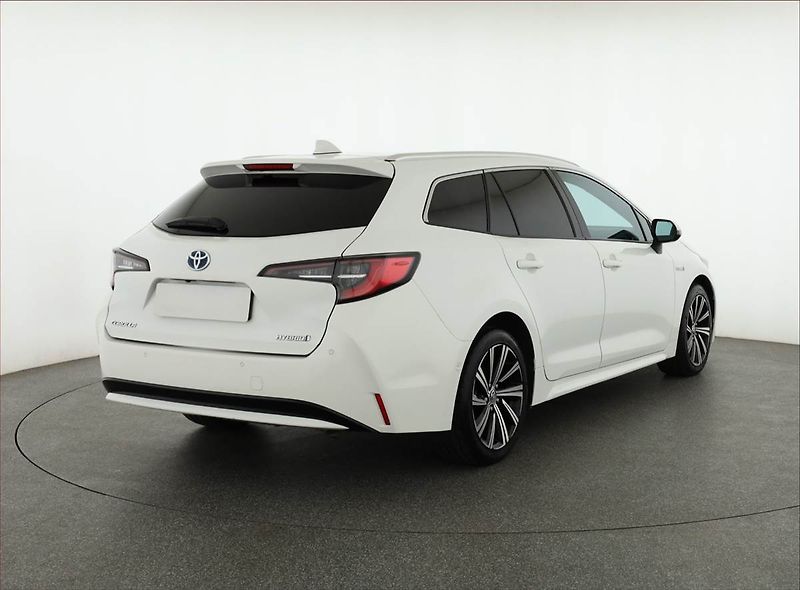 Toyota Corolla (2022) 1.8 Hybrid - fotka 5 z 21