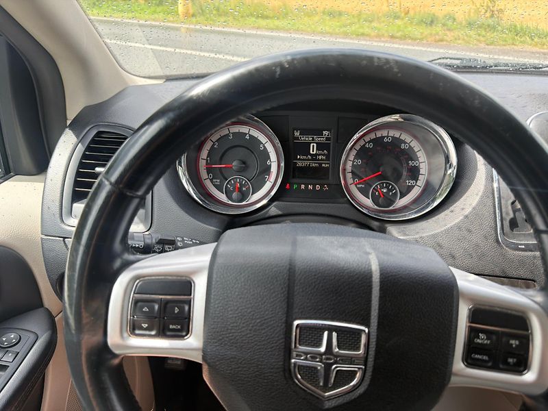 Dodge Grand Caravan (2014) 3,6 SXT Crew RT 2014 - fotka 15 z 19