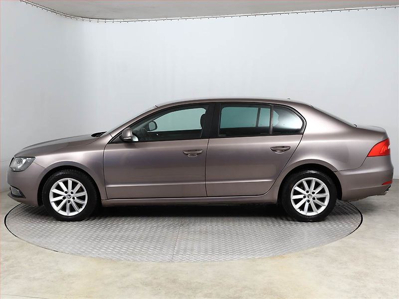Škoda Superb (2013) Ambition 2.0 TDI, 4X4 - fotka 3 z 16