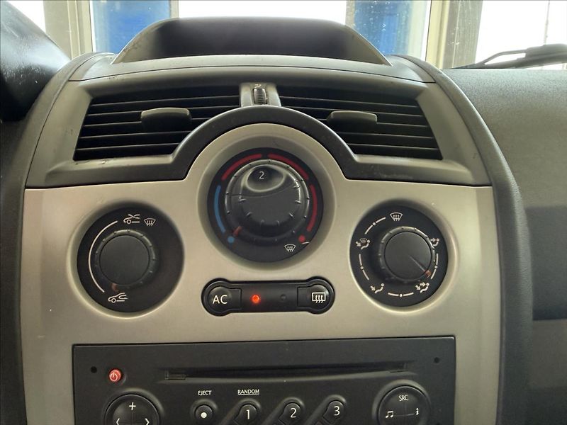 Renault Mégane 1,6   16V,SERVISKA,2. SADA KOL - fotka 15 z 21