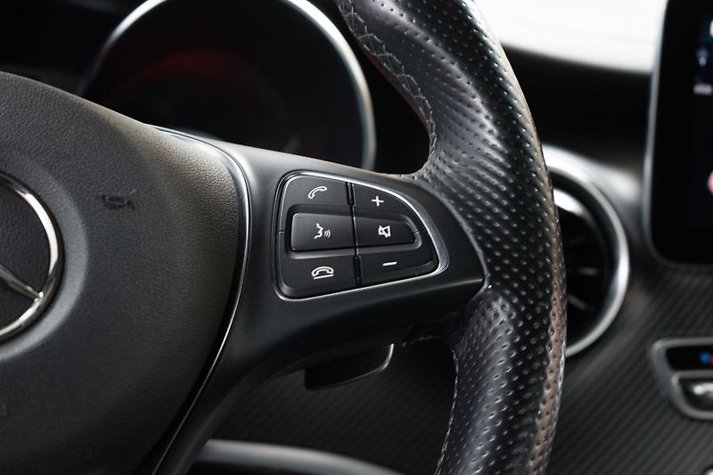 Mercedes-Benz Třídy V Long 300d 4MATIC*TAŽNÉ*ČR 1.M - fotka 24 z 46