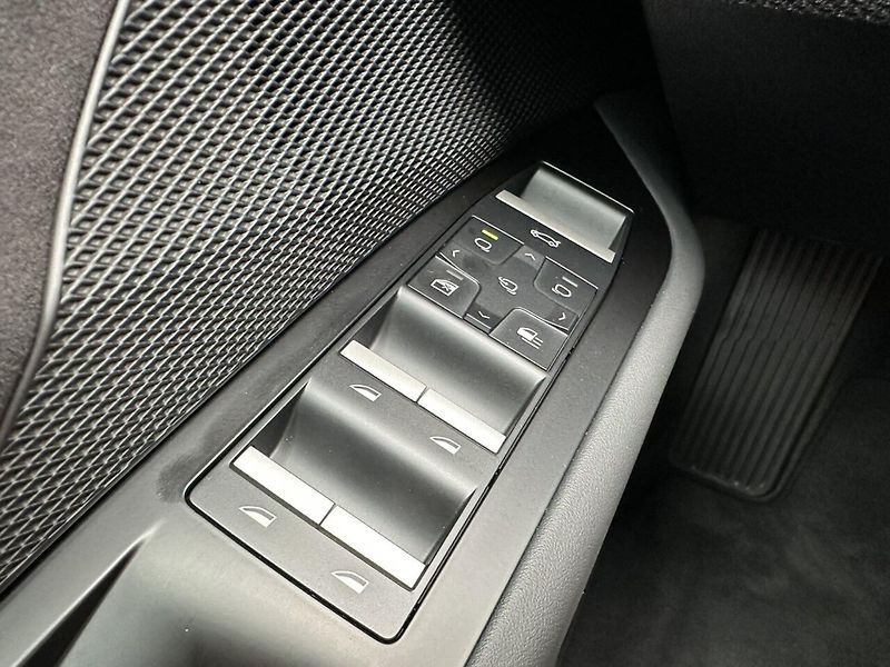 BMW iX3 50 xDrive M-Sport Pro HuD H/K - fotka 4 z 14
