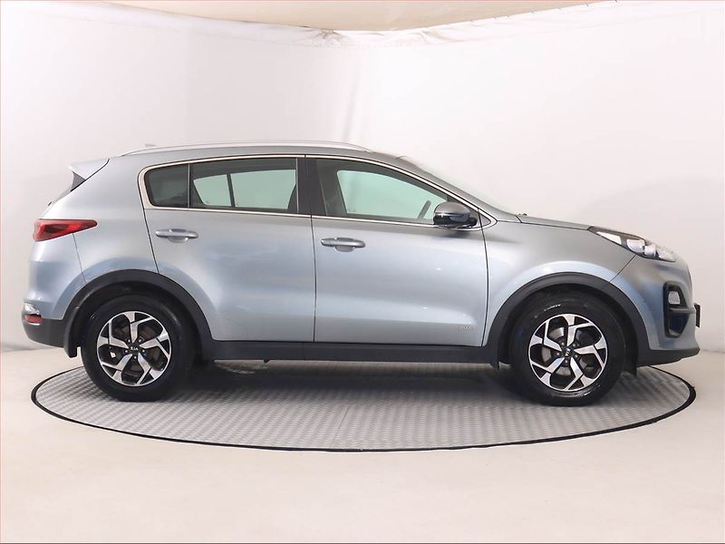 Kia Sportage (2019) 1.6 CRDi, 4X4, Automat - fotka 6 z 23