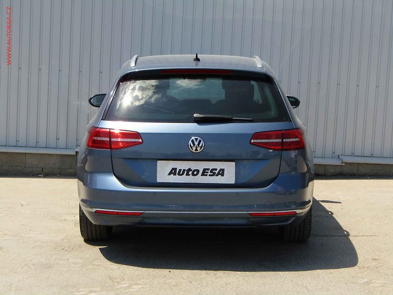 Volkswagen Passat (2015) 2.0TDi, DSG - fotka 5 z 20