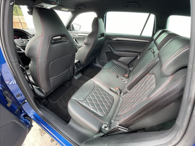 Škoda Kodiaq 2,0 TSI 4x4 DSG RS DCC+ACC+TZ - fotka 19 z 26