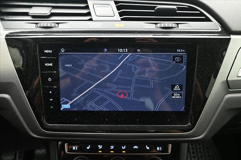 Volkswagen Touran 1,6 TDI 85kW Navi Senzory - fotka 19 z 30
