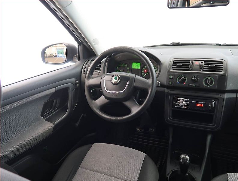 Škoda Fabia (2014) 1.2 12V, nová STK, slušný stav - fotka 7 z 13