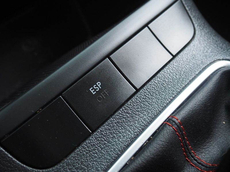 Volkswagen Golf Plus (2006) 1.6i, Edice Goal, AC - fotka 23 z 32