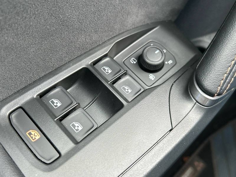 Cupra Formentor (2025) 2.0 TSI 7DSG 4WD - fotka 16 z 35