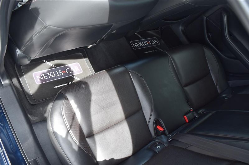Mazda 3 2,0 i 90KW NÍZKÉ KM KUŽE ALU - fotka 19 z 55