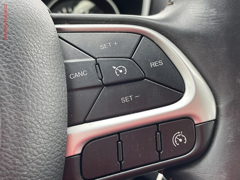 Jeep Compass (2018) 1.6 M-Jet, Longitude, TZ - fotka 17 z 20
