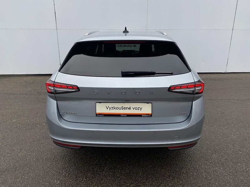 Škoda Superb Combi 2,0 TDI L&K 4x4 DSG - fotka 6 z 30