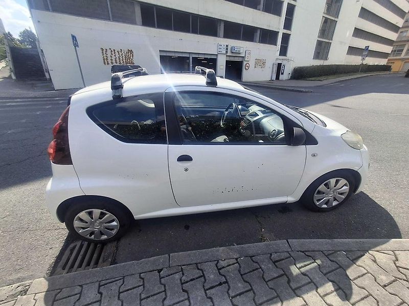 Peugeot 107 1,0 7B64871 - fotka 7 z 17
