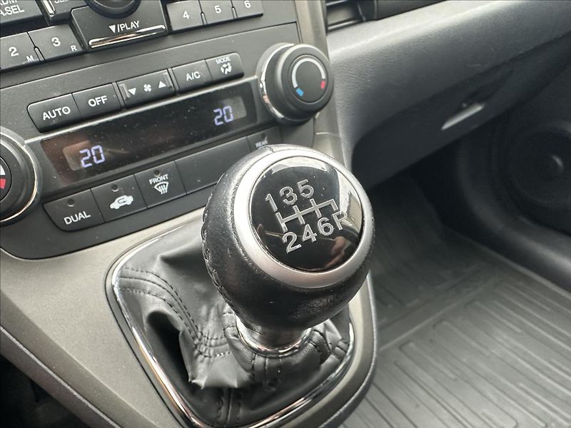 Honda CR-V 2,0 4x4 TOP TAŽNÉ - fotka 17 z 24