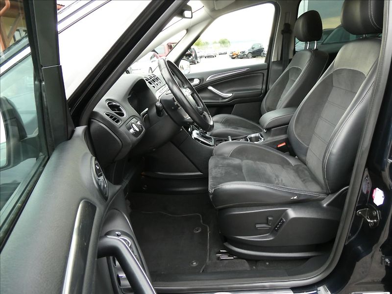 Ford S-MAX 2,0 EcoBoost Titanium,AT,závěs - fotka 22 z 60