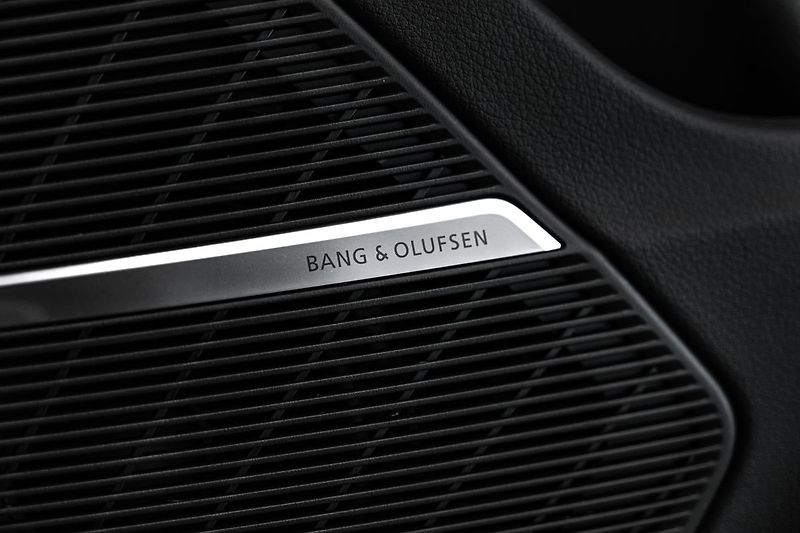 Audi Q8 50TDI Q S-line Matrix Vzduch B - fotka 25 z 27