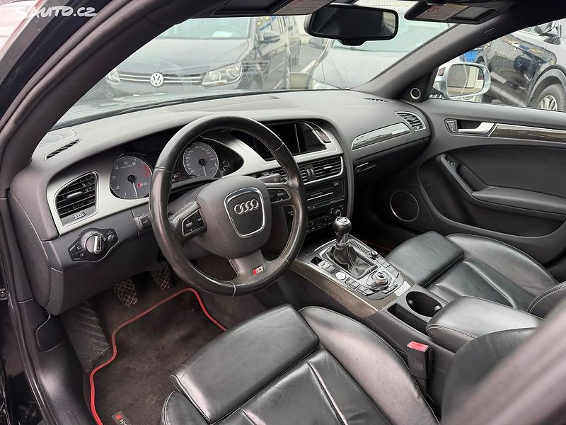 Audi S4 Manual QUATTRO - fotka 5 z 15