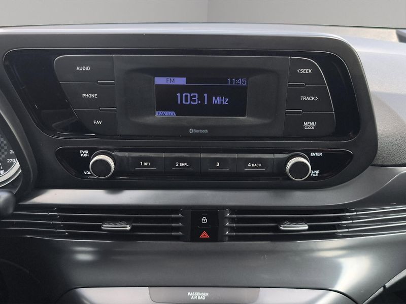 Hyundai i20 (2022) 1.2i 62kW, ČR, 1. Maj., Serv. - fotka 16 z 21