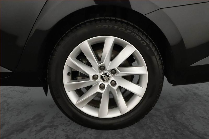 Škoda Superb (2020) Style 1.6 TDI, Automat, Navi - fotka 12 z 20