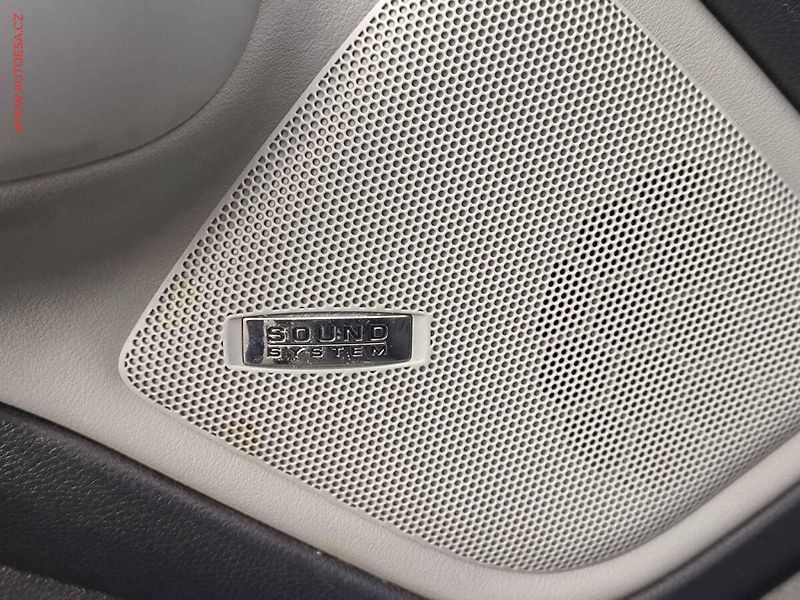 Škoda Octavia (2011) 2.0 TDi, ČR, Xenon, navi - fotka 19 z 22