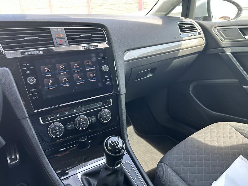 Volkswagen Golf (2019) 2.0 TDi 110 KW servisni kniha - fotka 23 z 29