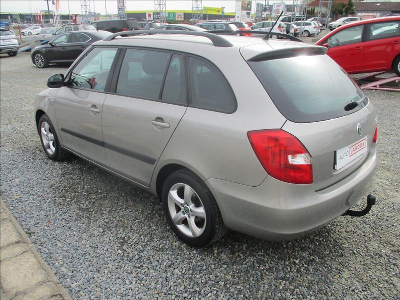 Škoda Fabia 1,2 TSI, digiklima,servis,tažn - fotka 7 z 32