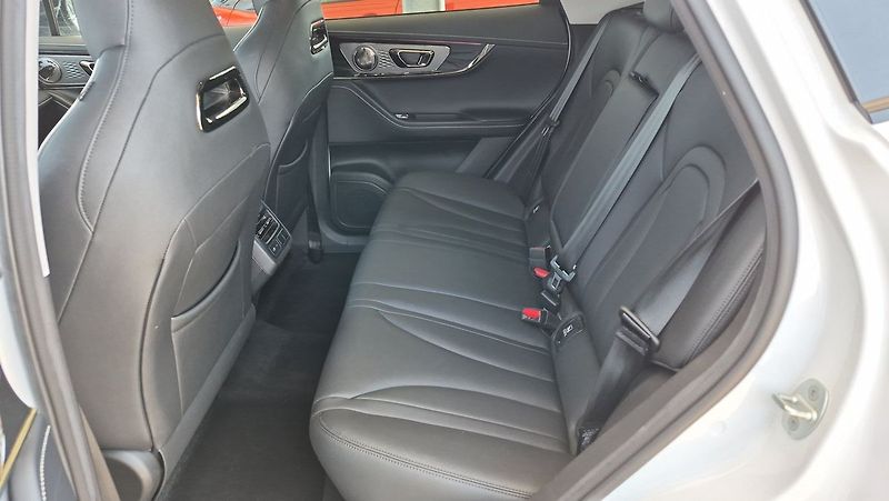 Omoda 5 1.6TGDI 7DCT PREMIUM 108kw - fotka 10 z 29