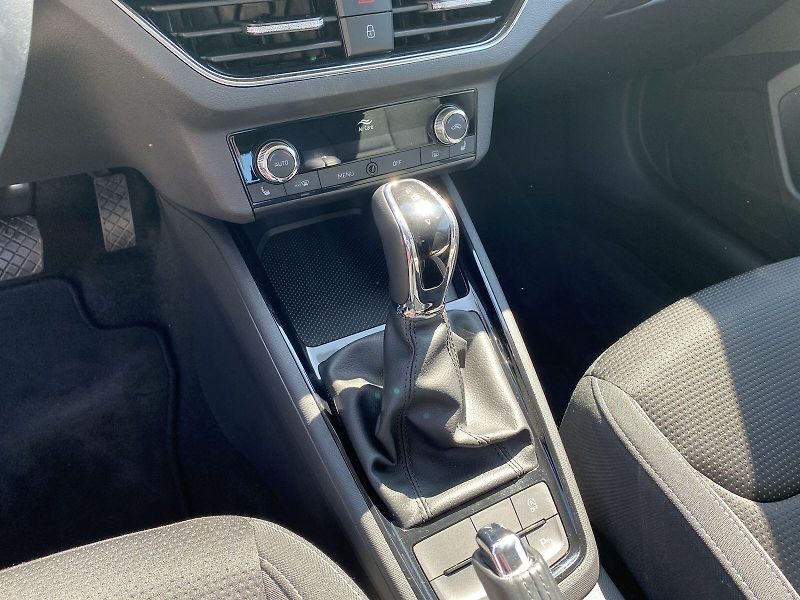 Škoda Kamiq (2022) 1.0 TSI DSG Ambition - fotka 24 z 31