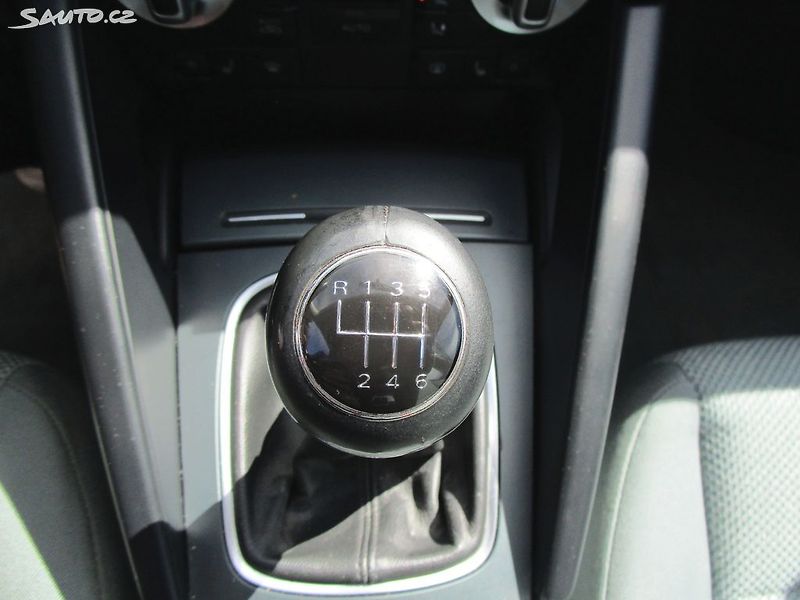 Audi A3 1,2TSI-77KW-NOVÁ STK+OLEJ - fotka 19 z 28