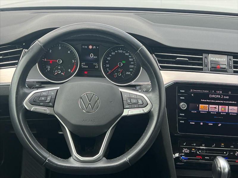 Volkswagen Passat Variant 2,0 TDi 110 kW 7DSG ELEGANCE - fotka 15 z 26