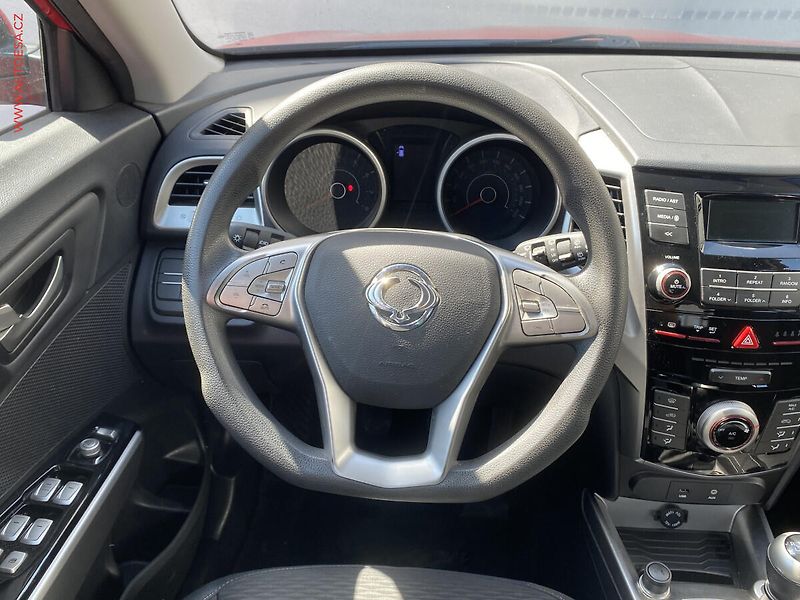 SsangYong Tivoli (2015) 1.6 i, AC, tempo - fotka 11 z 14
