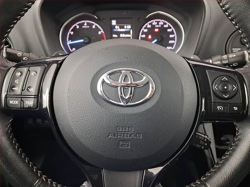 Toyota Yaris (2017) 1.5 Dual VVT-i, Automat - fotka 16 z 21