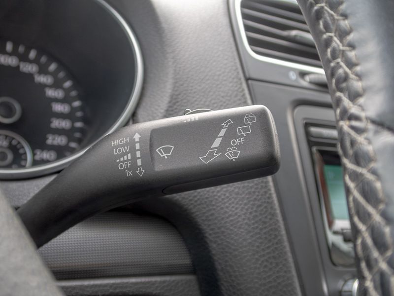 Volkswagen Golf (2012) 2.0TDI 103KW - 2x KOLA - fotka 19 z 49