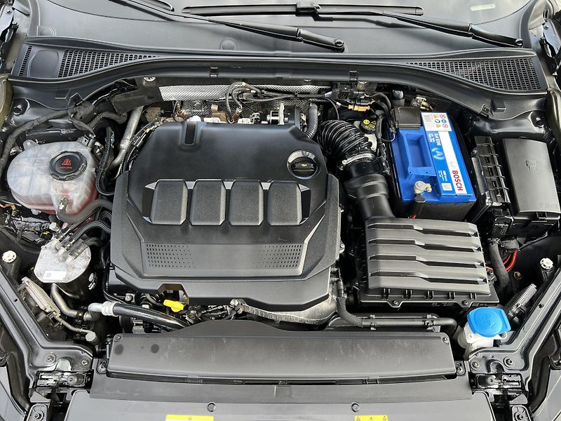 Škoda Superb 2.0TDi 110kw L&K ČR 1.MAJ DPH - fotka 42 z 50