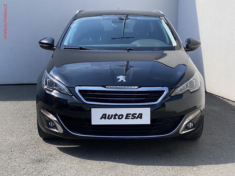 Peugeot 308 (2016) 2.0 HDi, Allure, LED, panor - fotka 2 z 19
