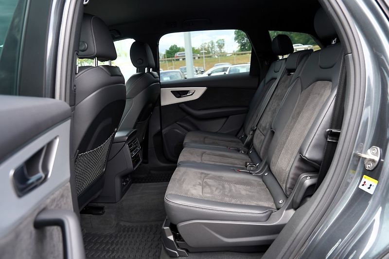 Audi Q7 50 TDI/Q/360/22/Sline/DPH - fotka 35 z 48