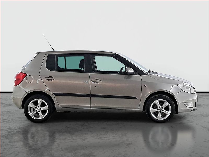Škoda Fabia (2012) 1.2 TSI, ČR,1.maj, po STK - fotka 6 z 16