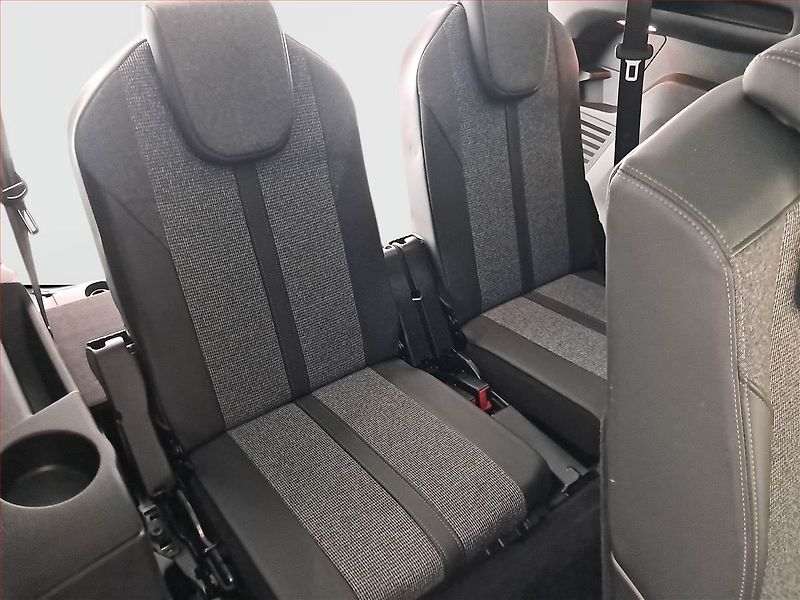 Peugeot 5008 (2019) PureTech 180, Automat, 7 míst - fotka 18 z 18