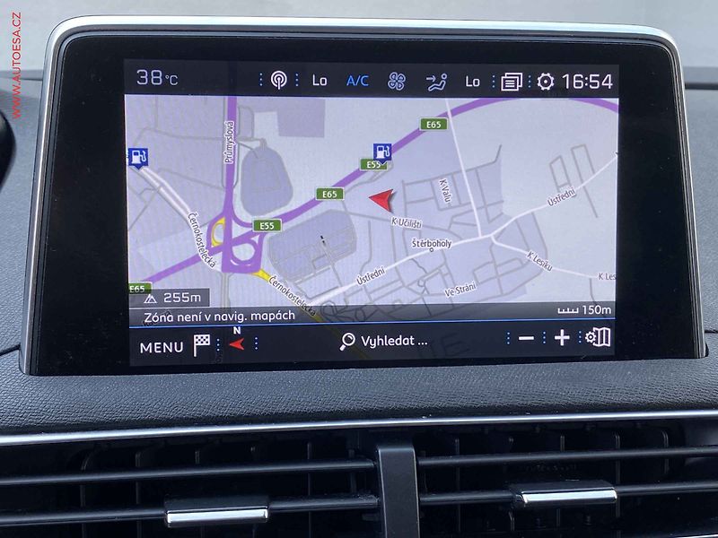 Peugeot 3008 (2019) 1.2PT, Allure, navi, kamera - fotka 16 z 17