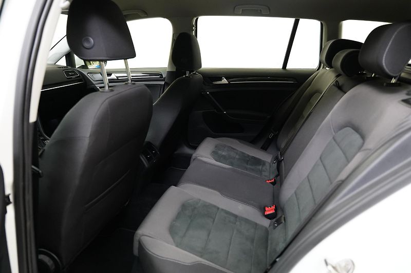 Volkswagen Golf - fotka 25 z 30