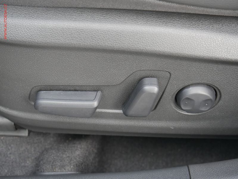 Hyundai Kona (2018) 1.0T-GDi, 1.maj,ČR, Navigace - fotka 23 z 25