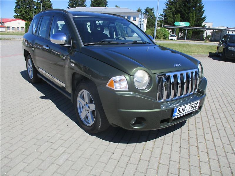 Jeep Compass 2,0 CRD 103kw AWD Limited bez - fotka 6 z 26