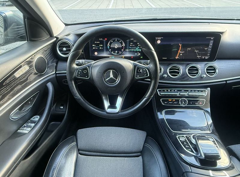 Mercedes-Benz Třídy E (2016) - fotka 15 z 51