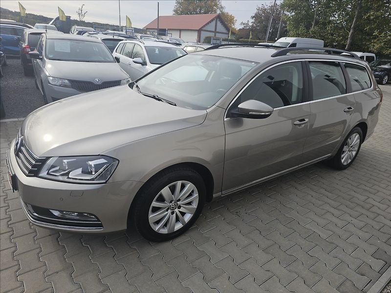 Volkswagen Passat B7 1,4TSi Comfortline NAVI - fotka 10 z 45