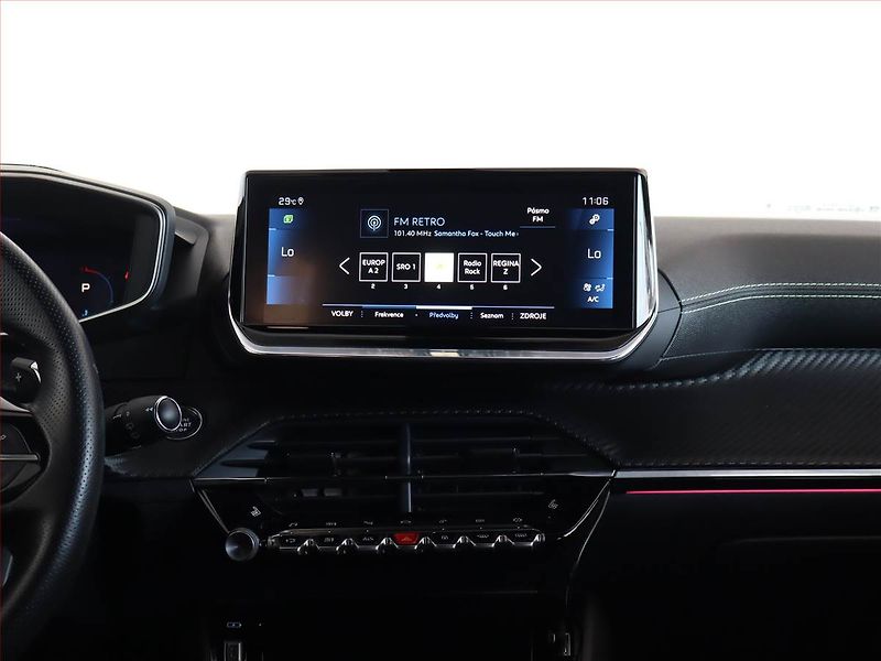 Peugeot 2008 (2021) GT 1.5 BlueHDi, Automat - fotka 12 z 24