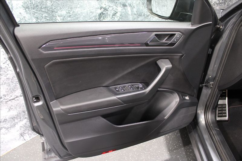 Volkswagen T-Roc 2,0 TDI 4motion Highline 1.maj - fotka 8 z 35