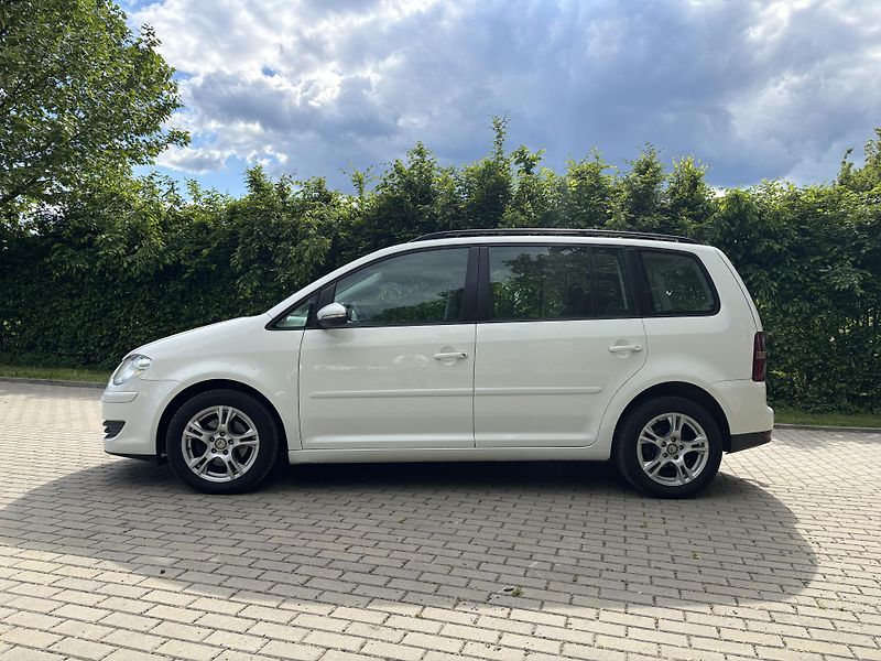 Volkswagen Touran 1.6 75kw Trendline - fotka 4 z 29