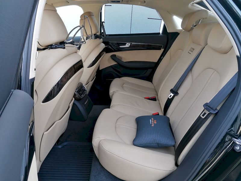 Audi A8 (2010) 4,2 V8 Quattro TOP - fotka 20 z 25